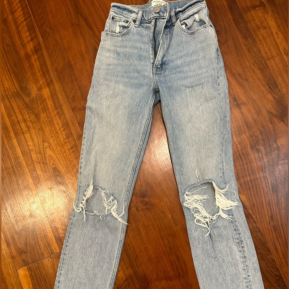 abercrombie blue 90’s ultra high rise straight leg jeans